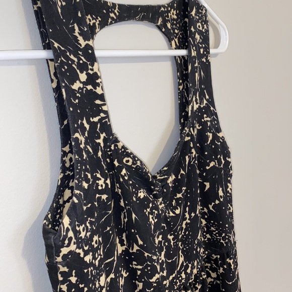 Black and Cream Long Tank - Picture 2 of 9